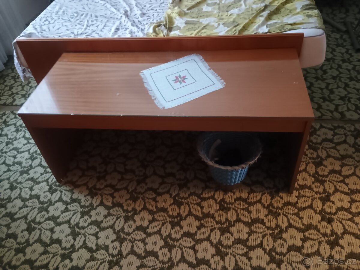 Konferenční stolek
