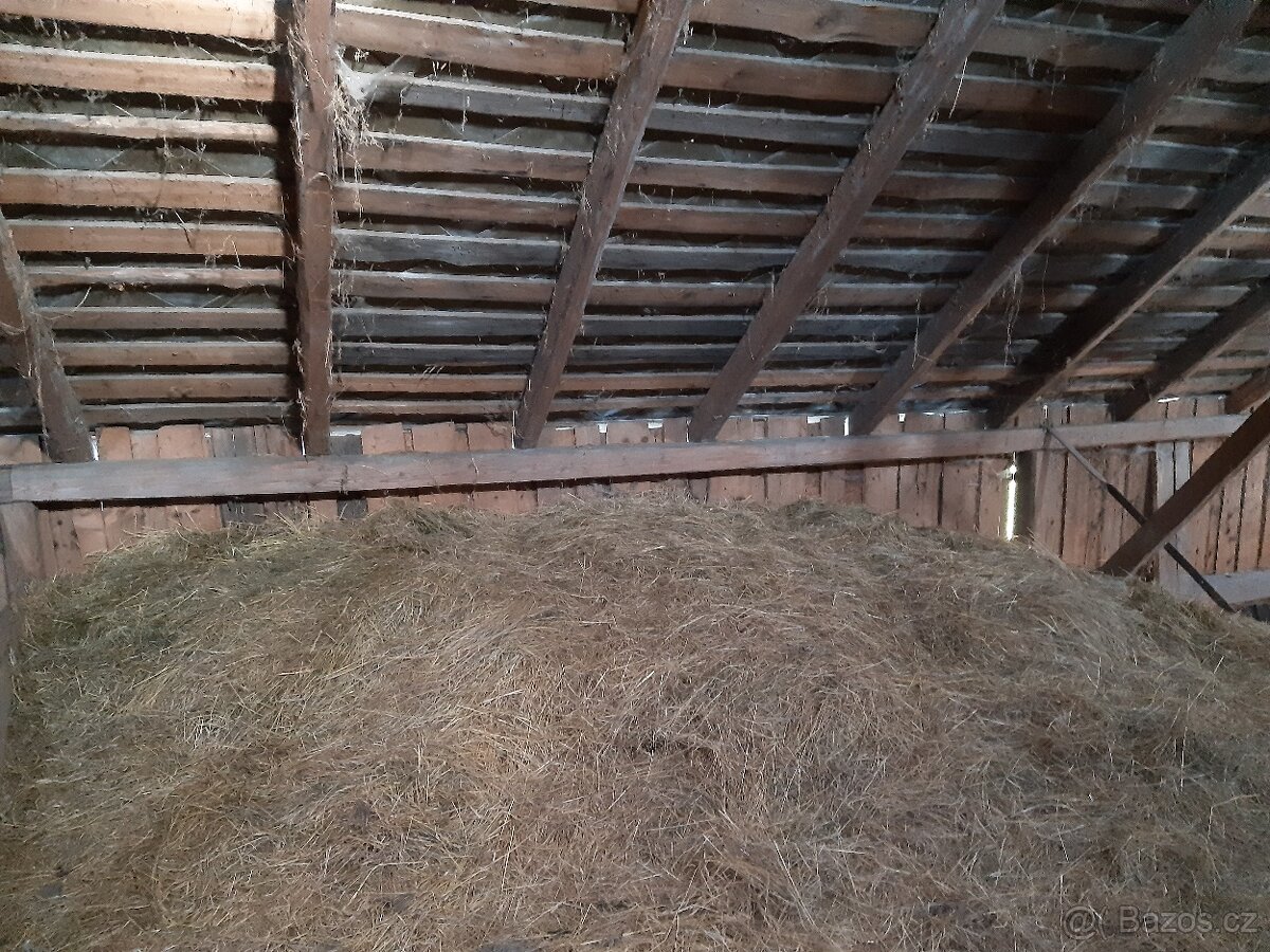 Daruji seno za odvoz