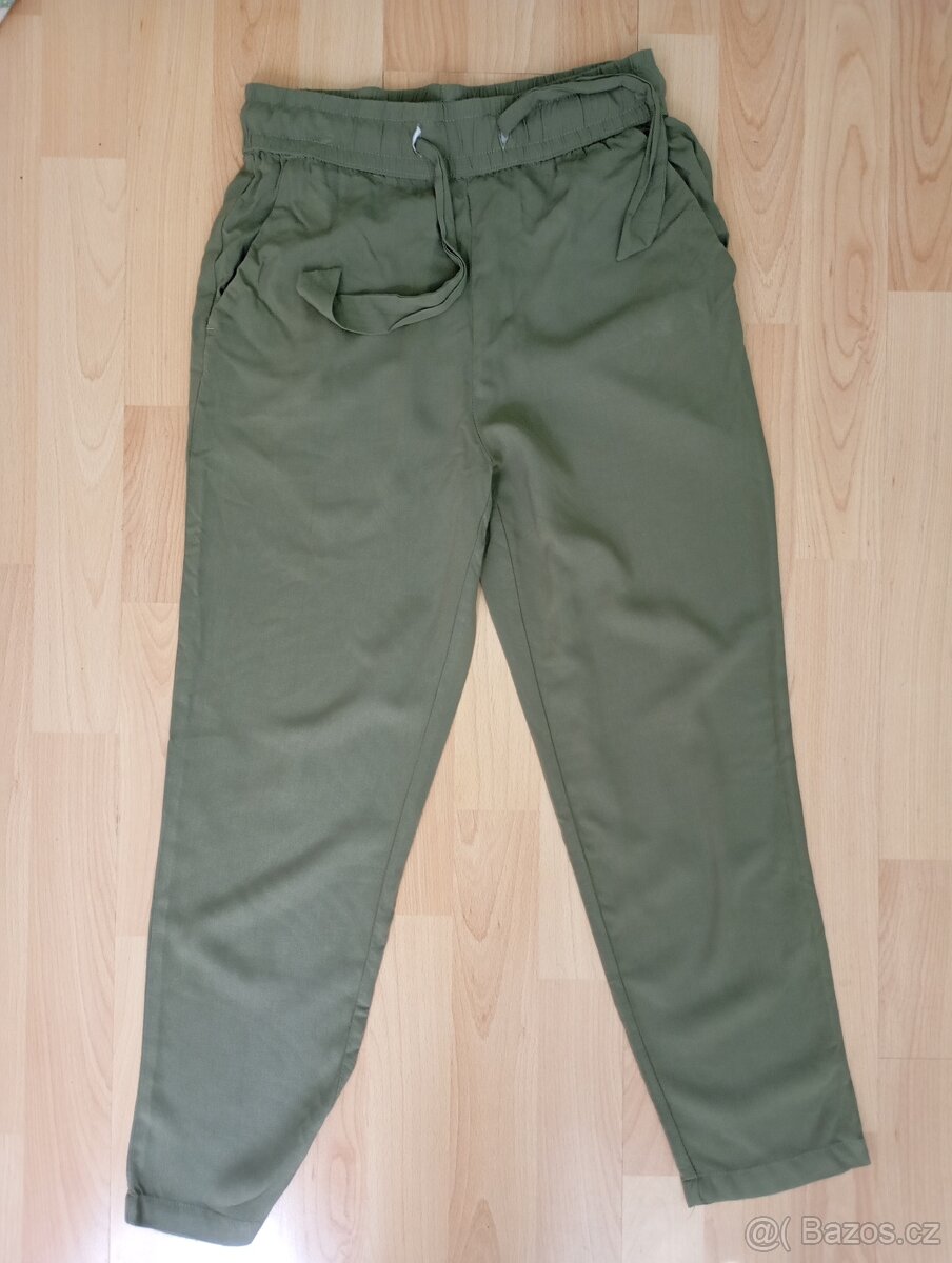 DÁMSKÉ LETNÍ KALHOTY VEL.36