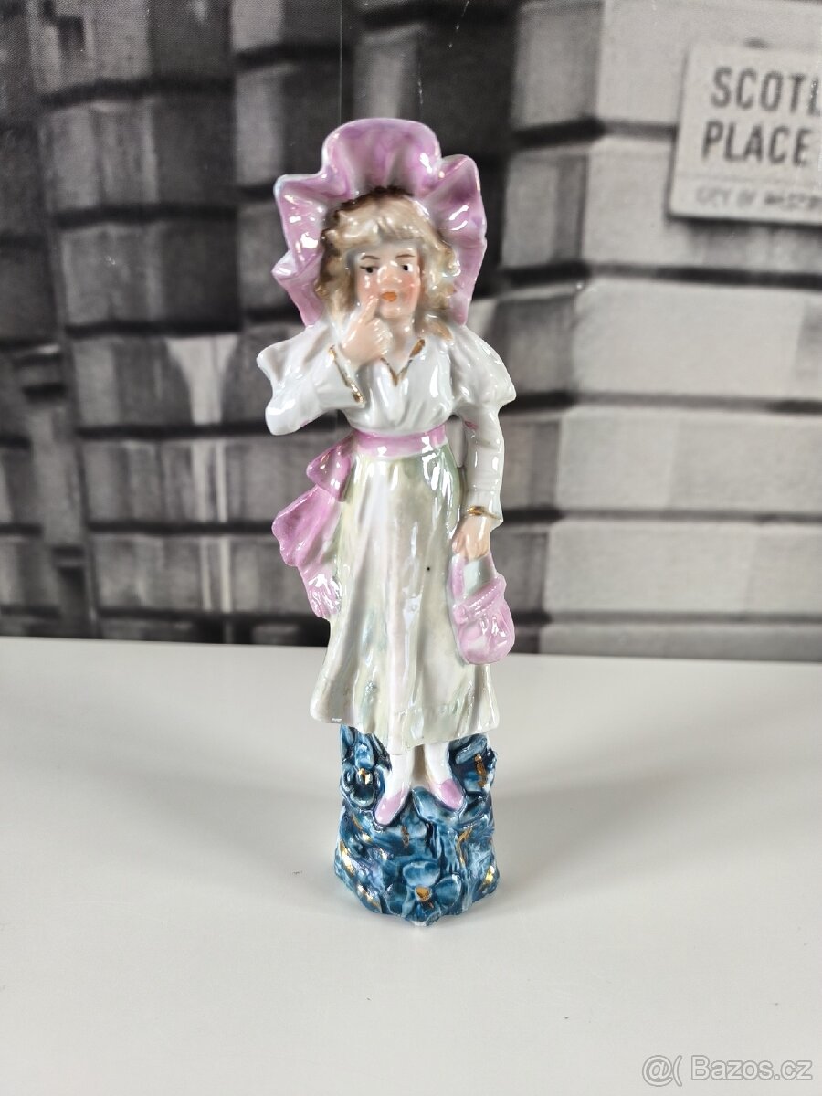 Starožitná porcelánová figurka - Dáma s kabelkou