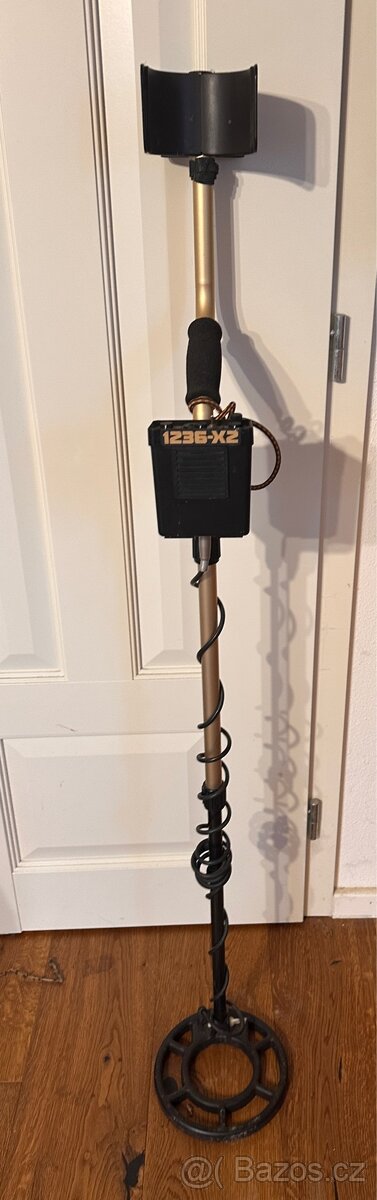 Fisher 1236-x2 , detektor kovu