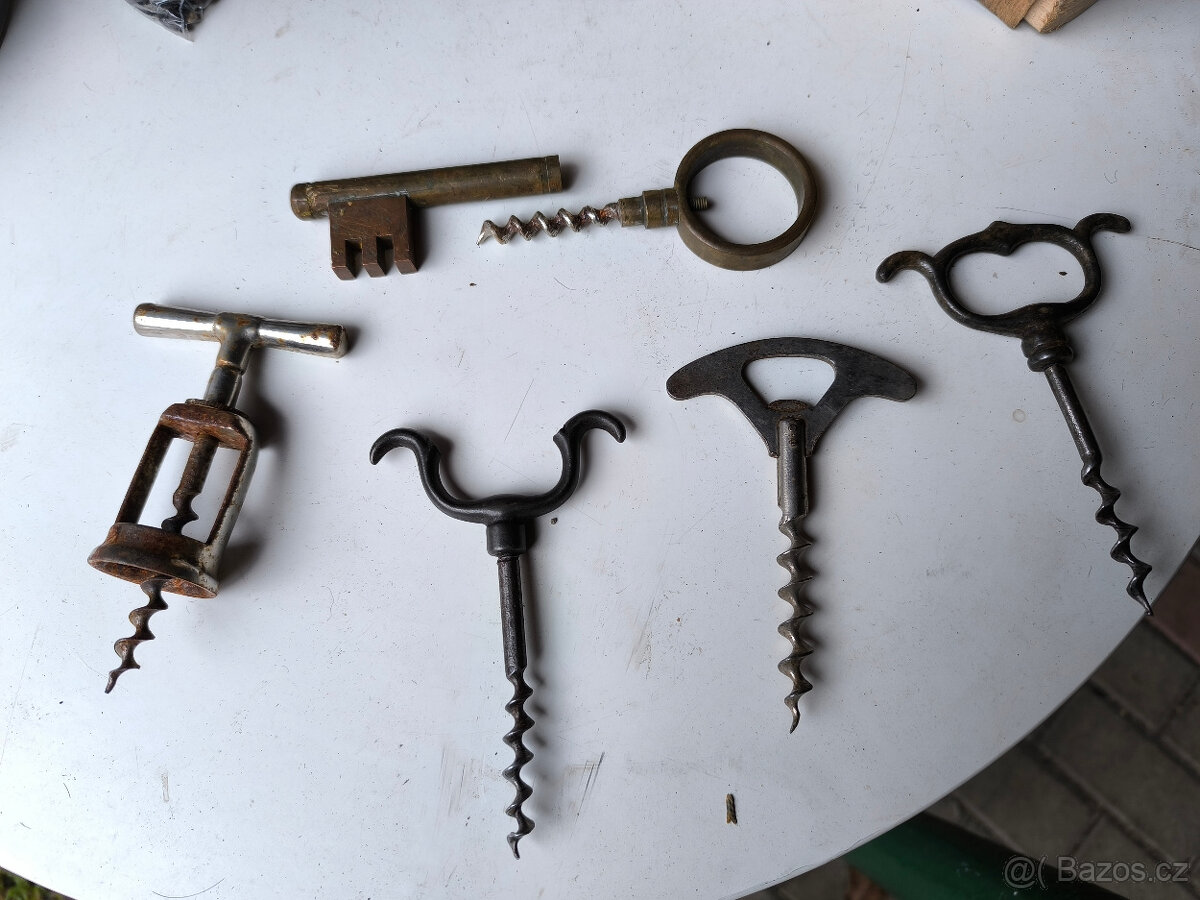 Staré vývrtky,starý otevírák,vyvrtka,otevíráky,mix, retro