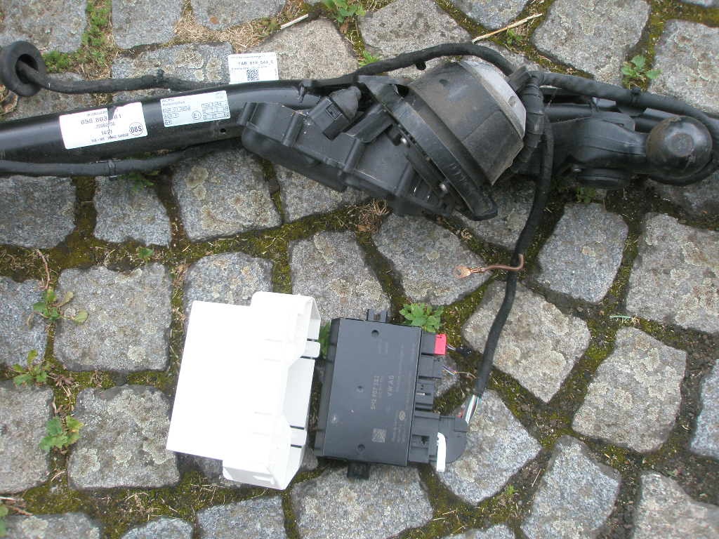 Díly ŠKODA Kamiq Tažné + Ř.j. modul + tlačítko a další díly