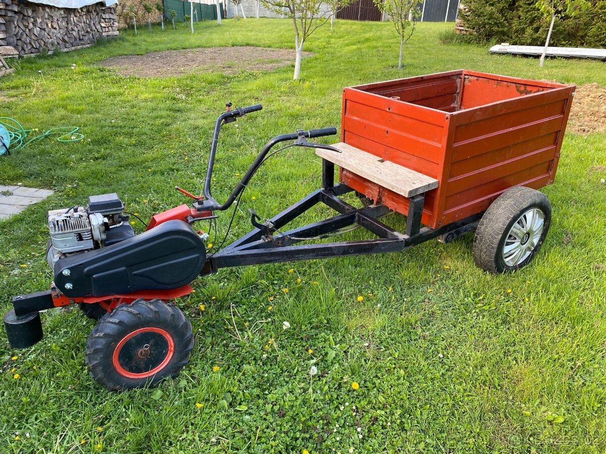 Prodám motorový kultivátor s vlečkou