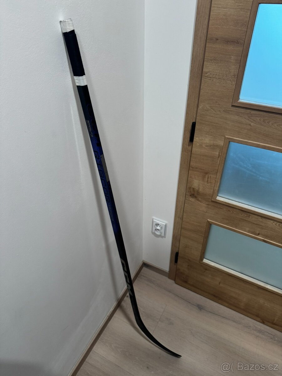 Hokejka Ribcor Trigger 8 pro 40 flex p29 (pravá ruka dole)