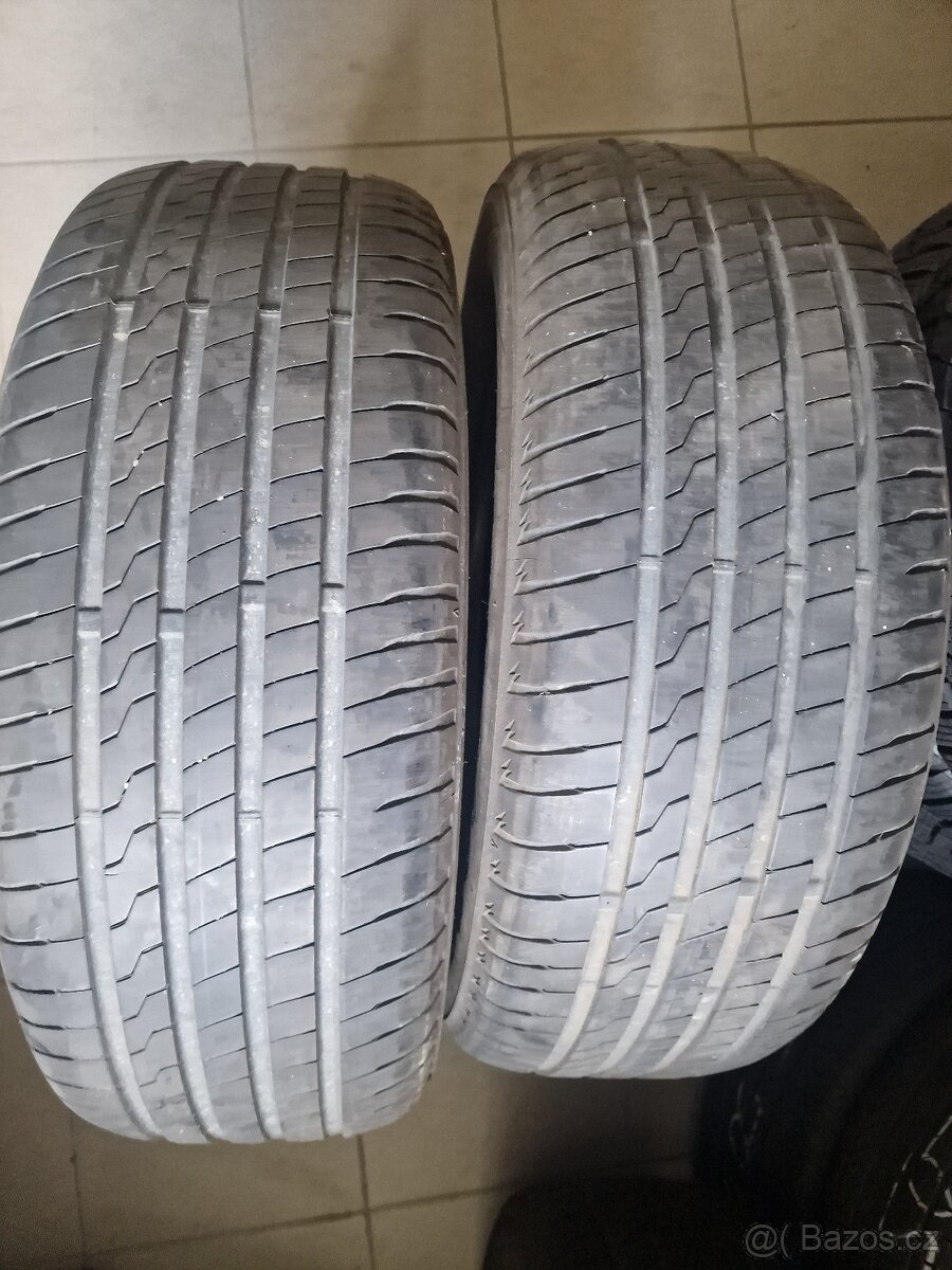Prodám pneu 215/60/16
