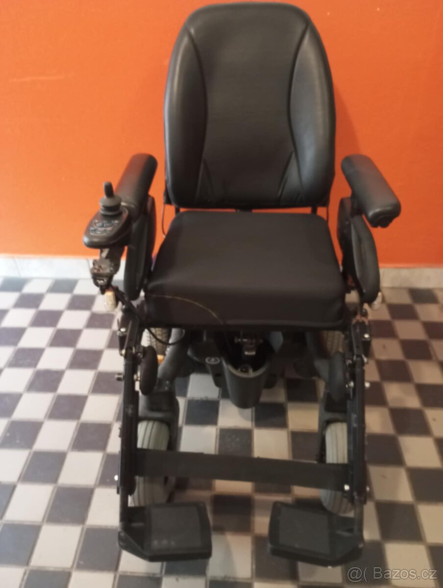 Elektrický invalidní vozík