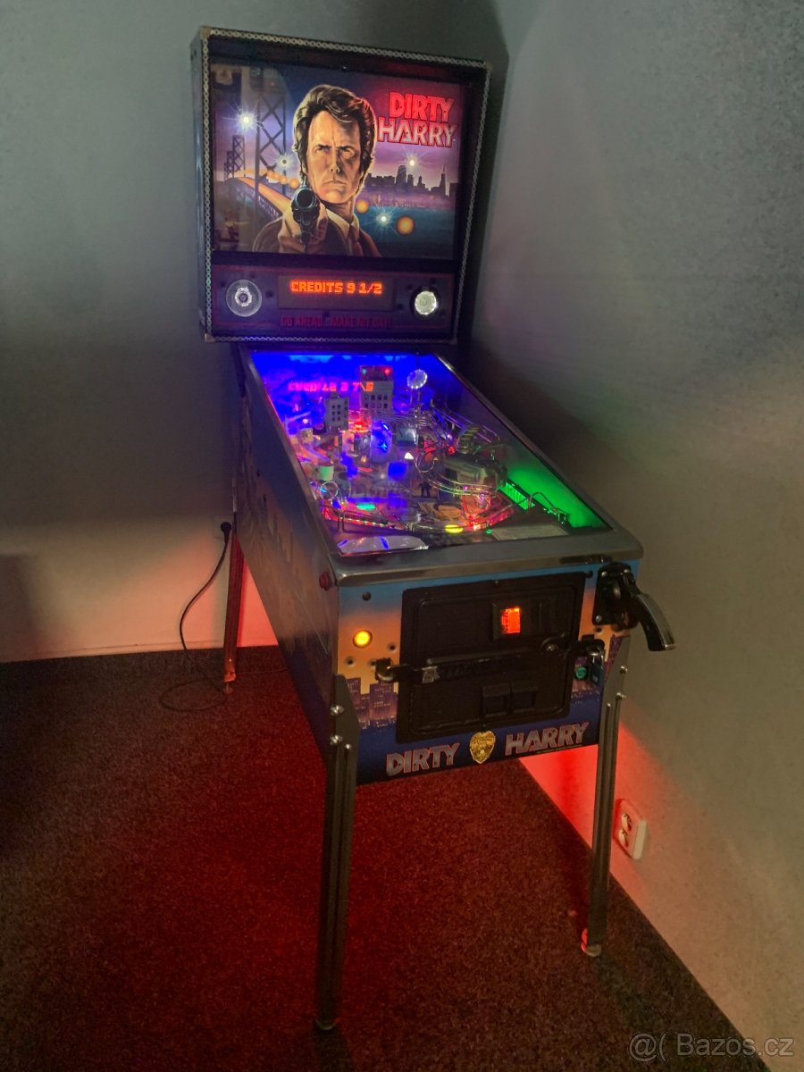 Flipper, pinball, hra s kuličkou, Dirty Harry, Wiliams
