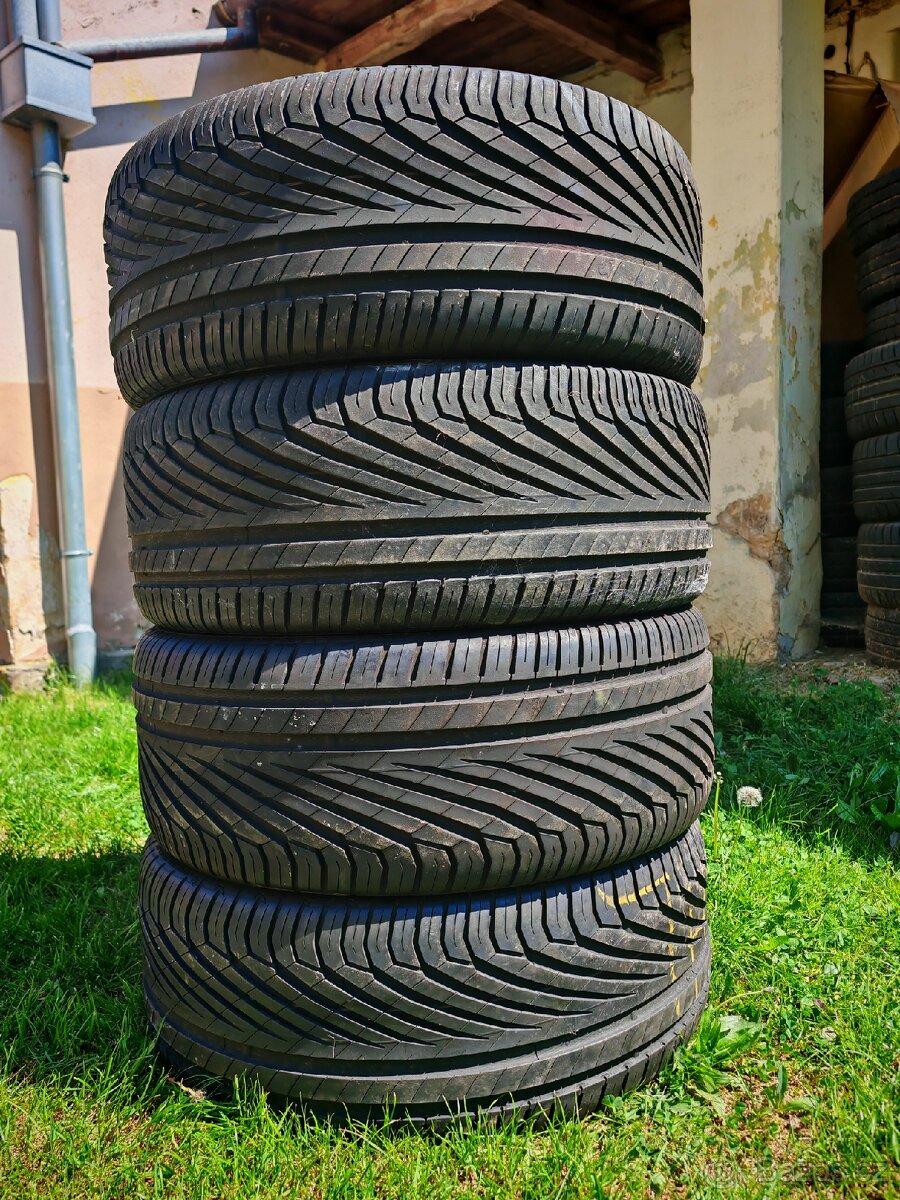 Audi Q7, Mercedes ML letní 275/45/20.