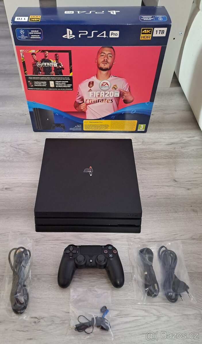 Playstation 4 PRO 1 TB TOP stav