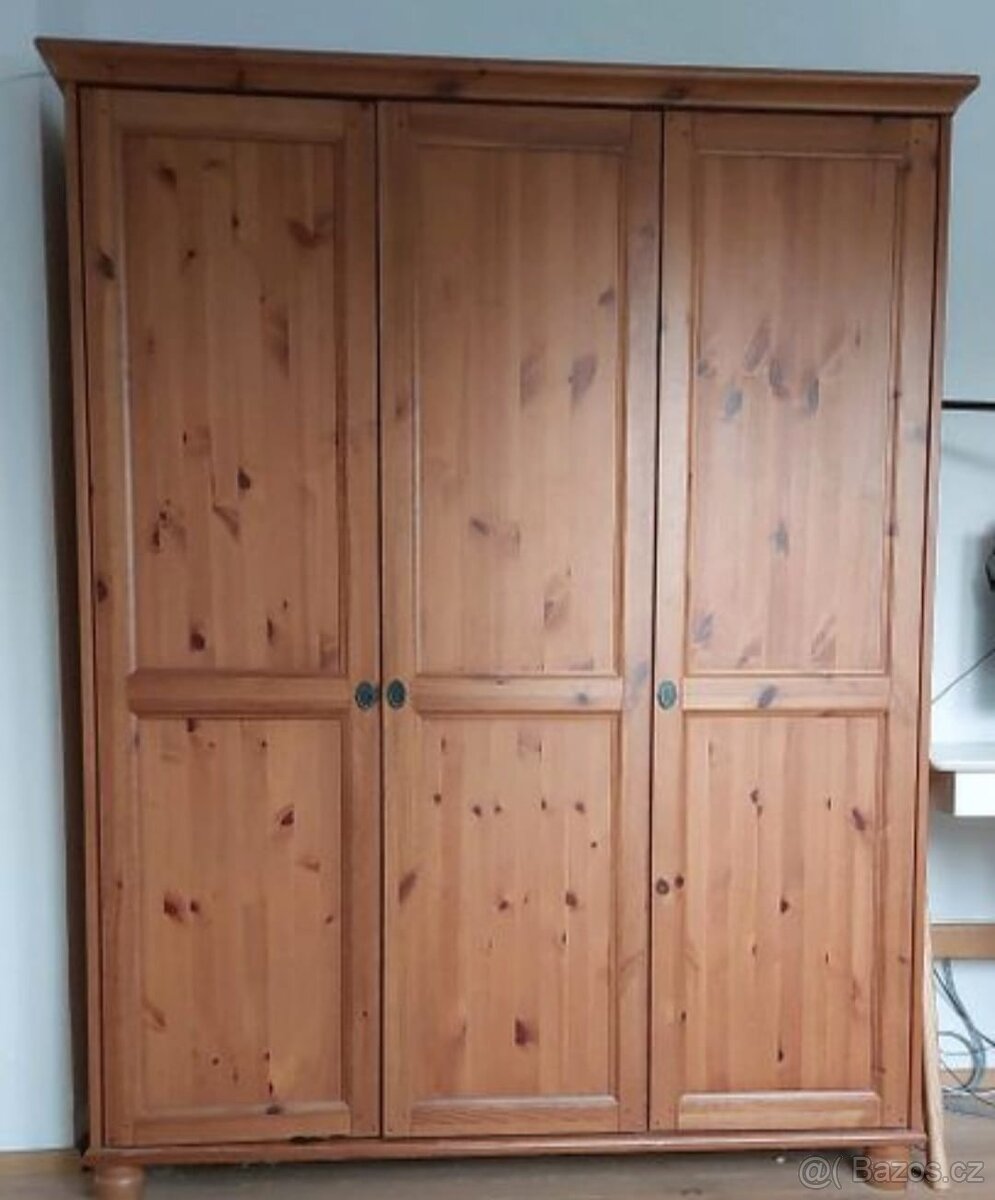 Šatní skříň IKEA LEKSVIK