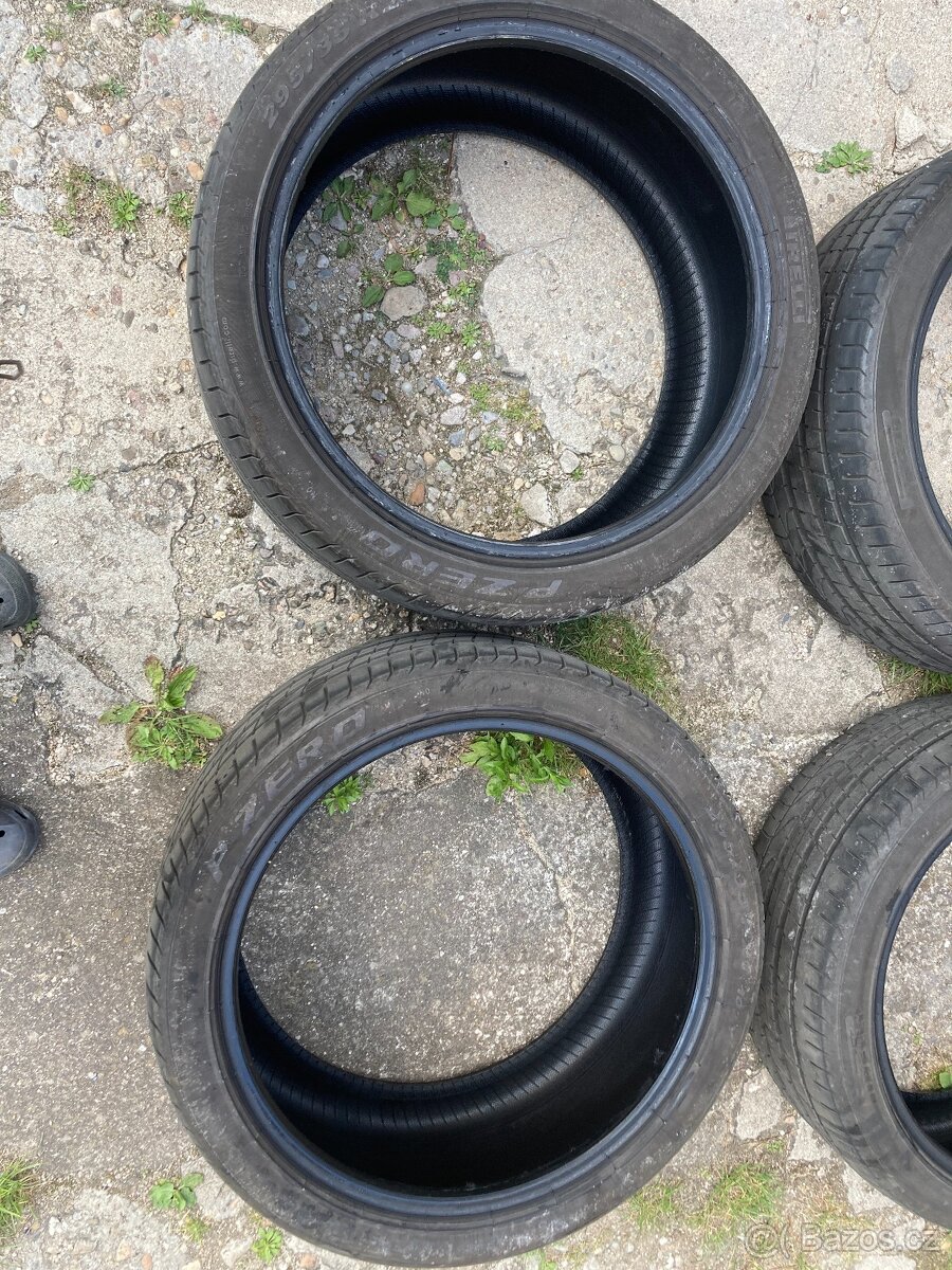 Pneumatiky letní Pirelli P-Zero dvourozměrné