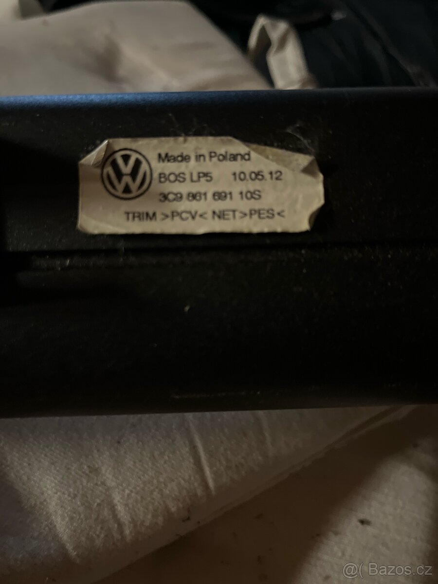 Dělící stěna / síť kufru Volkswagen Passat B6 3C9861691