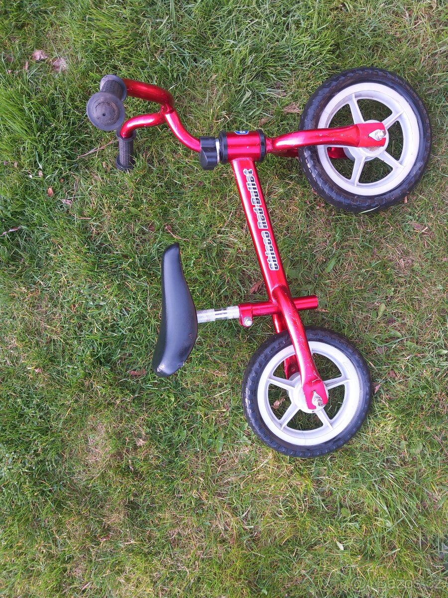 CHICCO Odrážedlo RED BULLET kolo