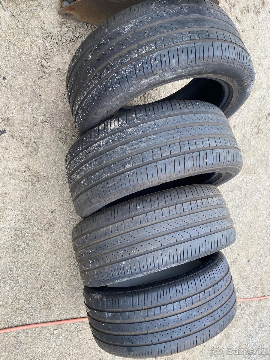 Pneu 285/45 R20