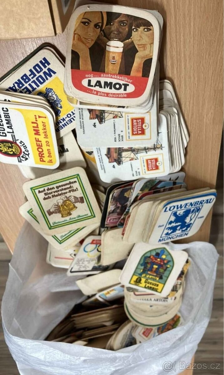 Retro pivní tácky
