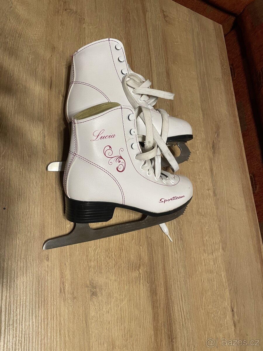 dámské lední brusle SportTeam Lucia velikost 35