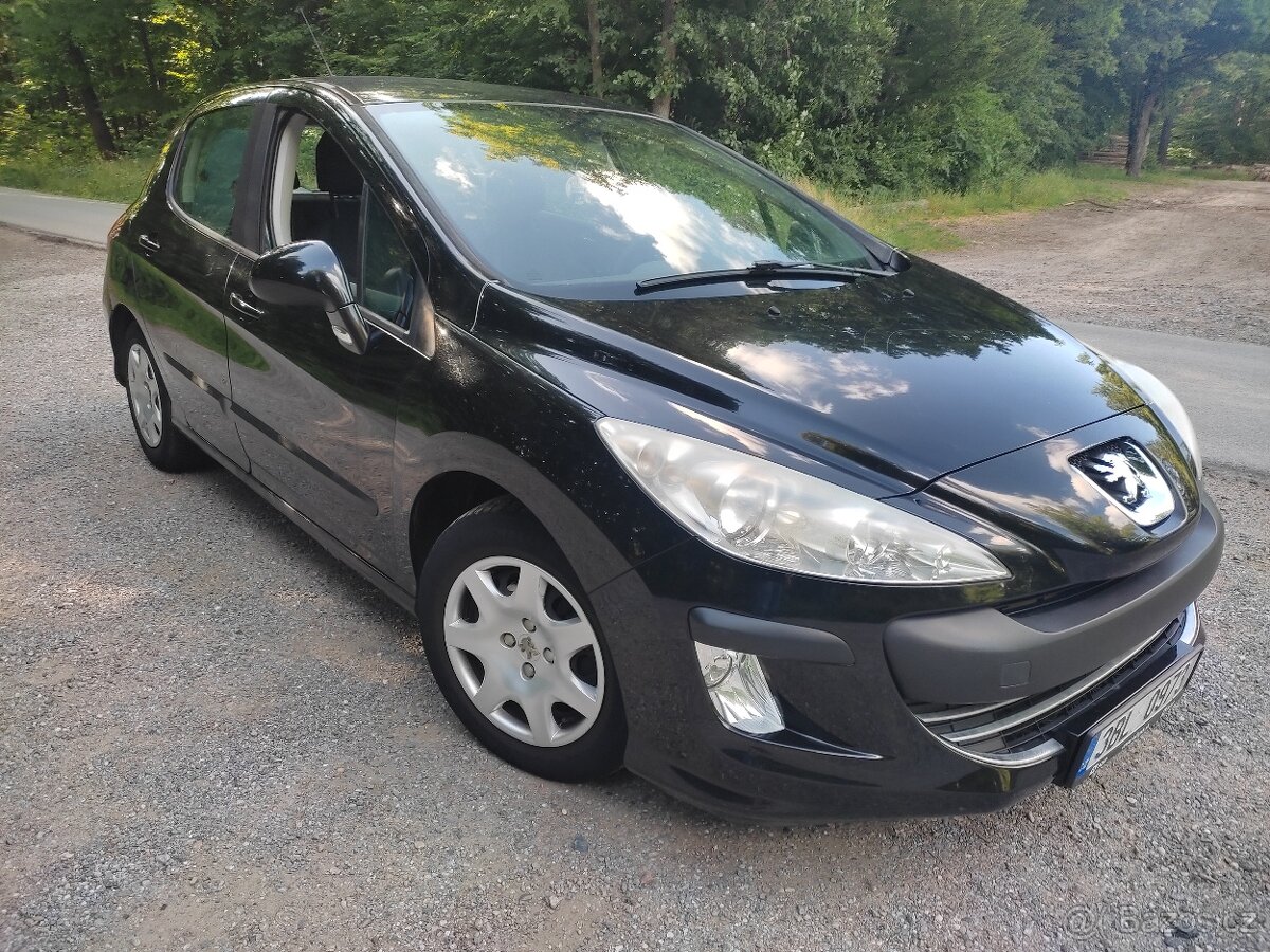 Peugeot 308 1,4 70 kw rok 2009 najeto 147000