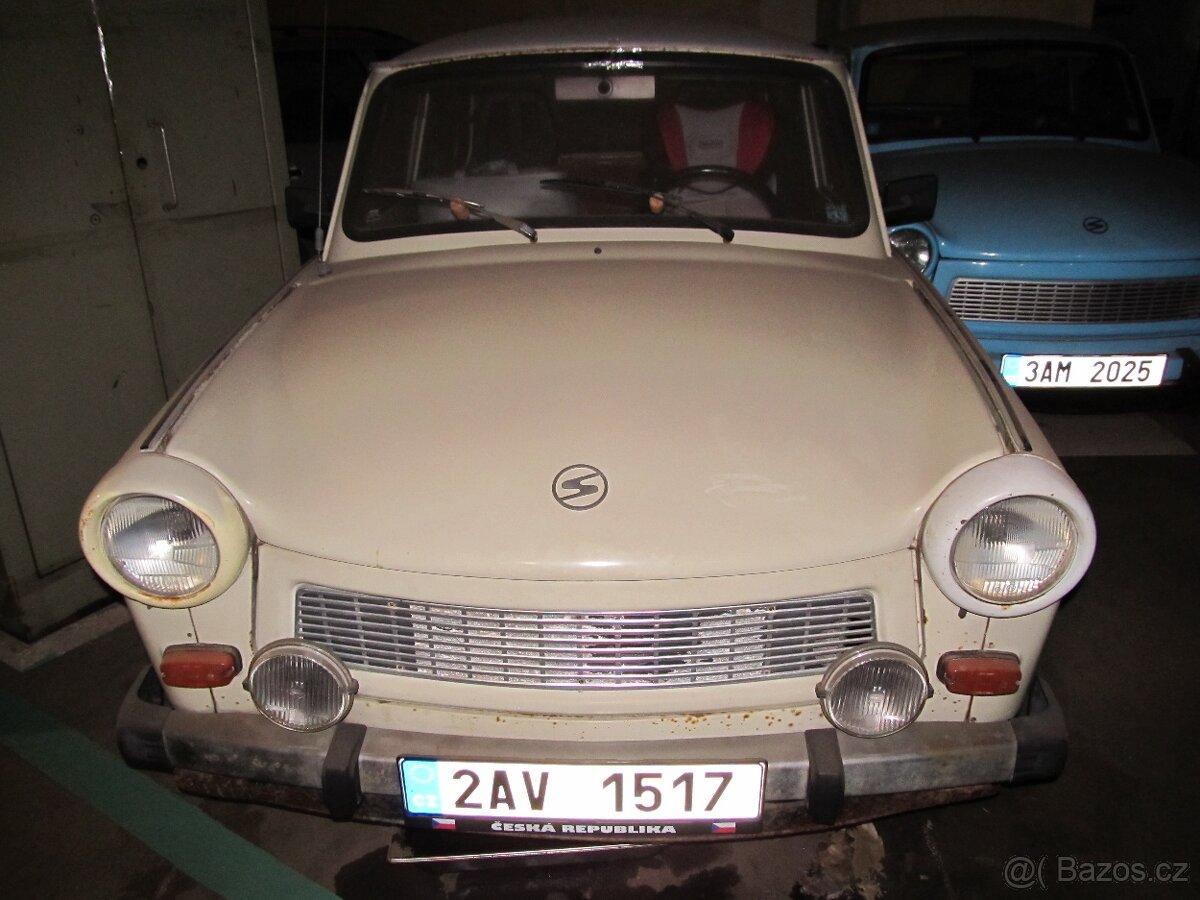 Prodám Trabant 601 L,sedan, bílomodrý.