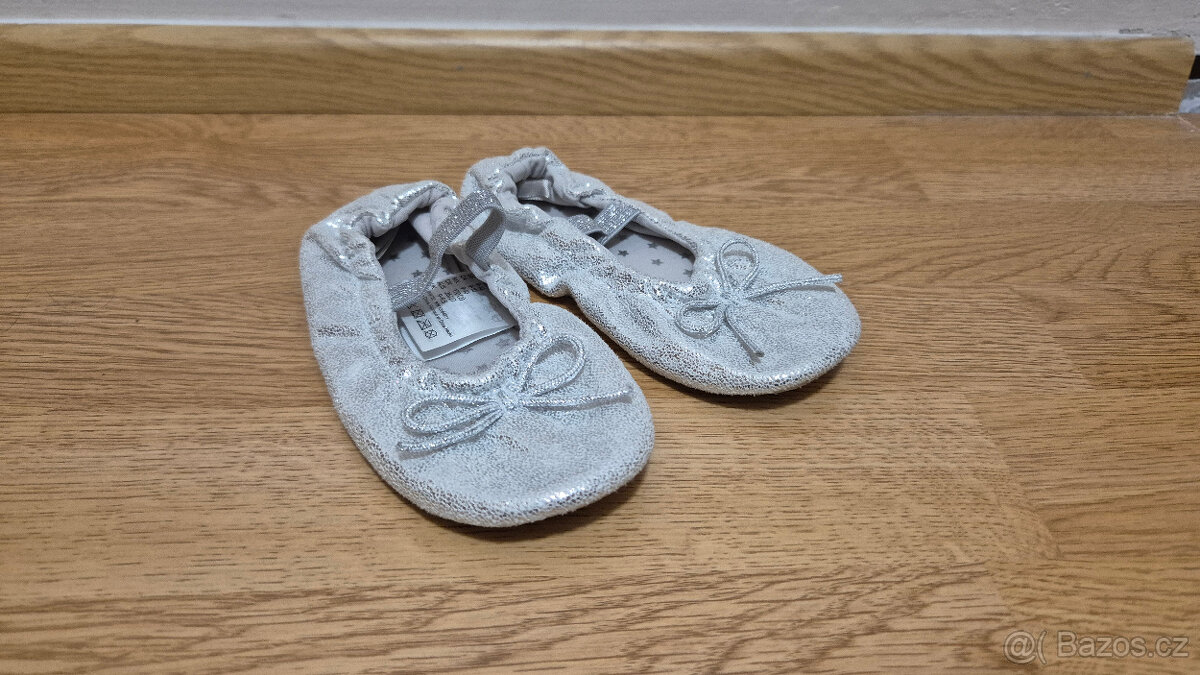 Dětské boty H&M 26/27 (po 1 dítěti) - balerínky indoor