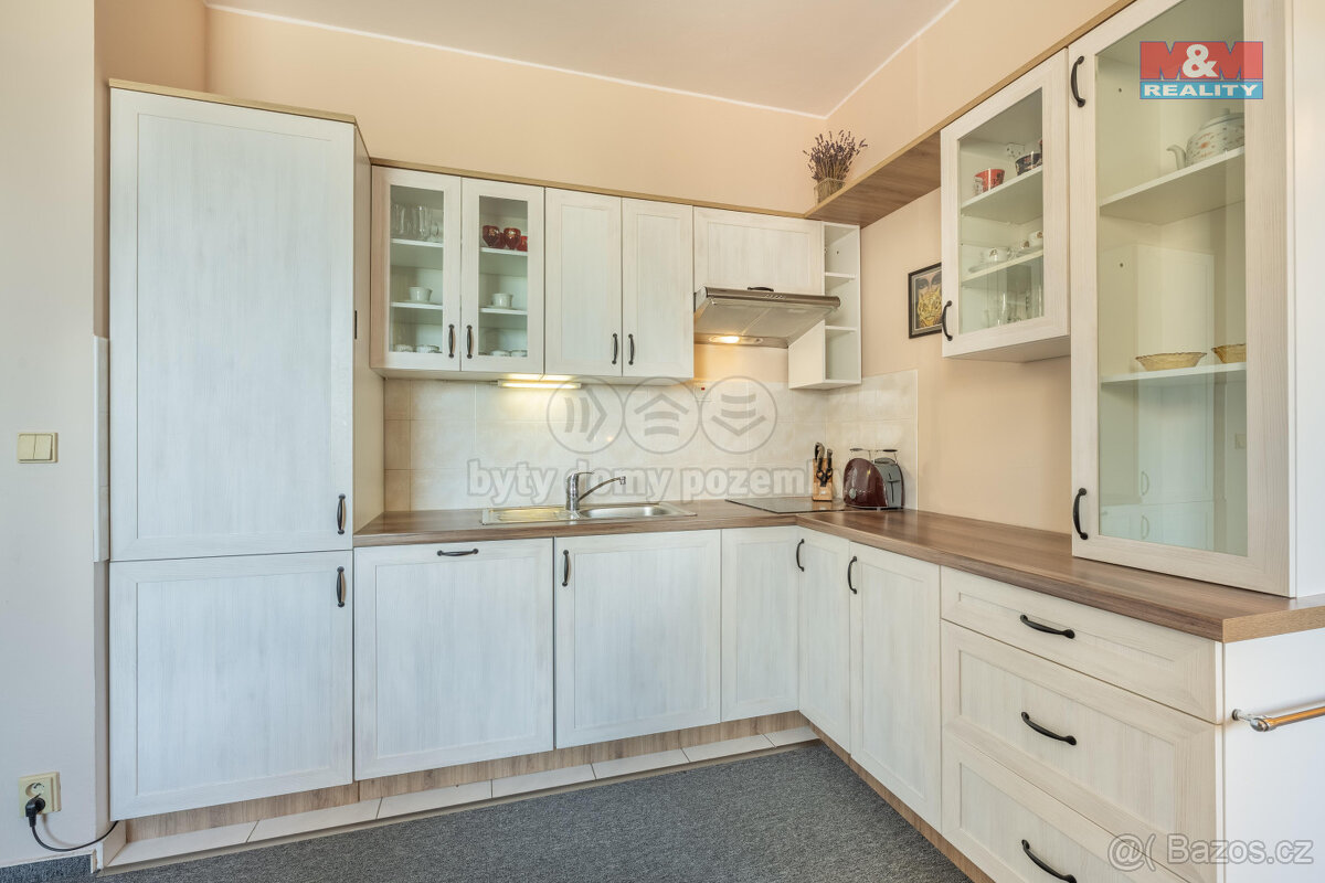 Pronájem bytu 2+kk, 37 m², Praha, ul. U kříže