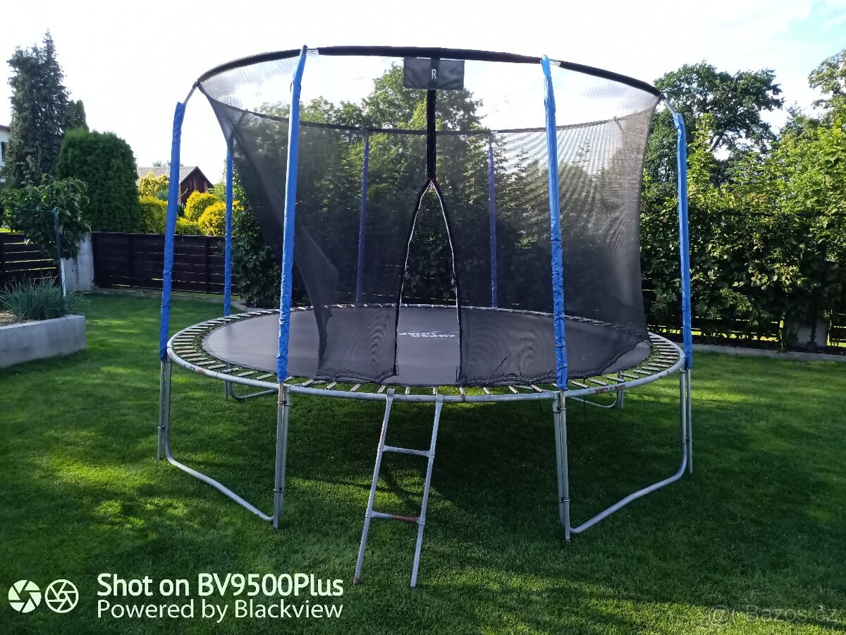 Trampolína