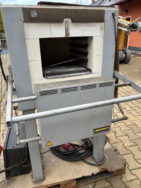 Žíhací a kalící pec Nabertherm N41/H s komorovou pecí