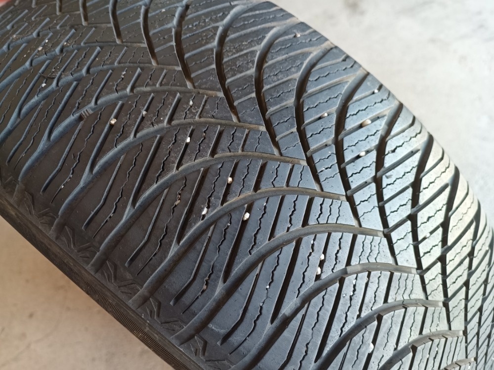225/50 R18 WESTLAKE (2521)