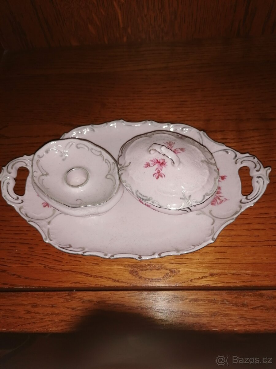 Růžový porcelán