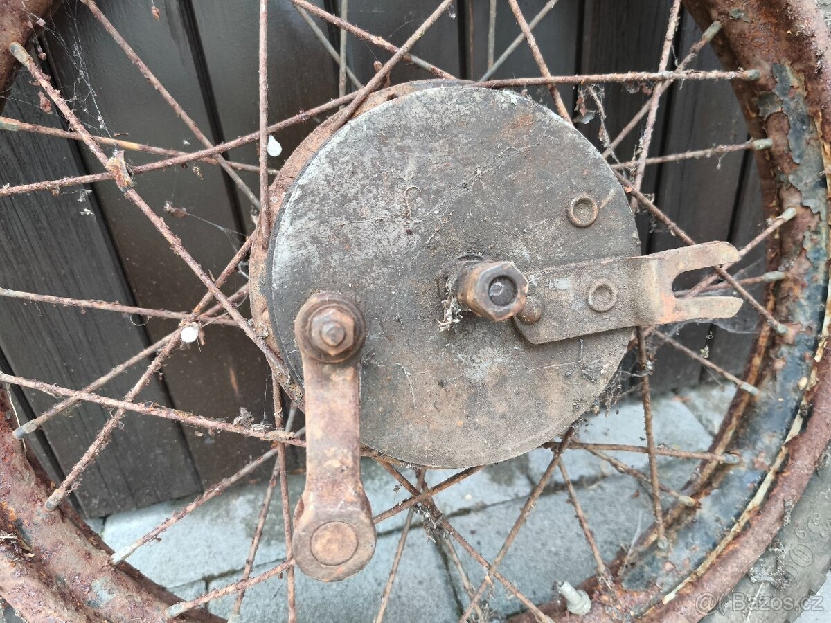 Přední kolo ČZ předválečná