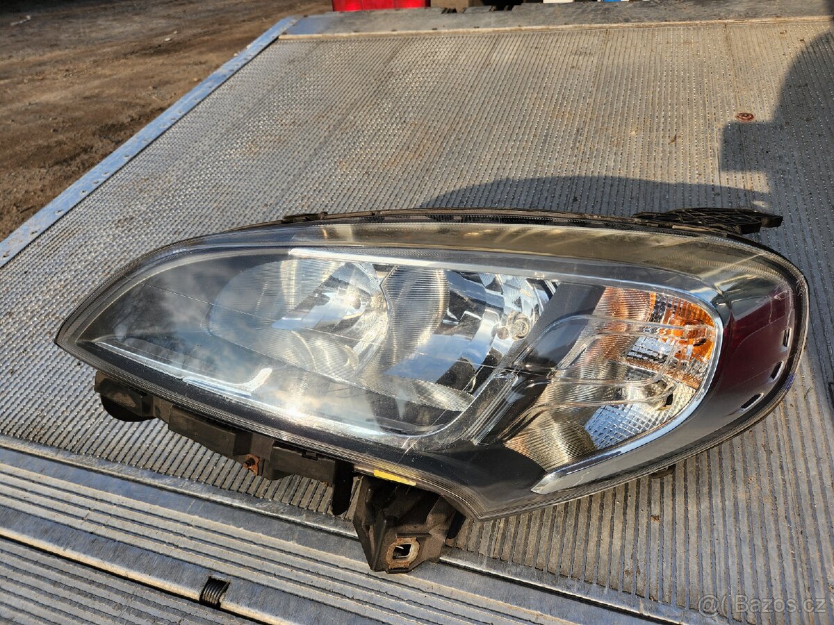 levé přední a zadní světlo Fiat Doblo 2018