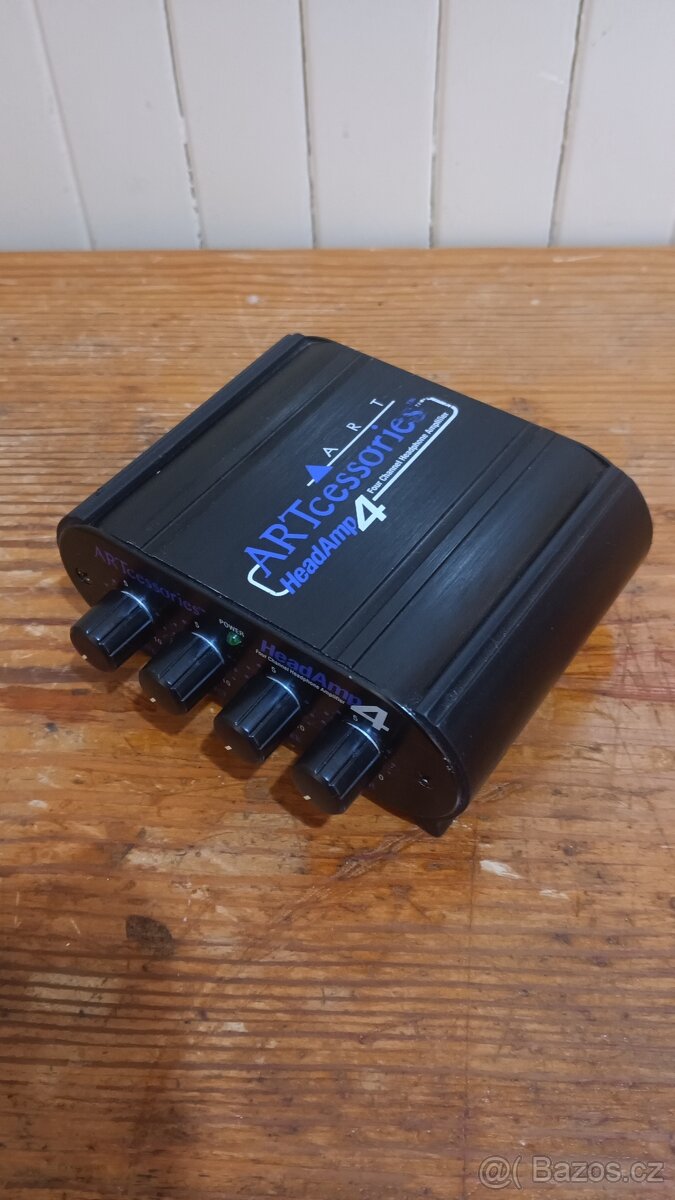 Sluchátkový/signálový distributor ART HeadAmp4