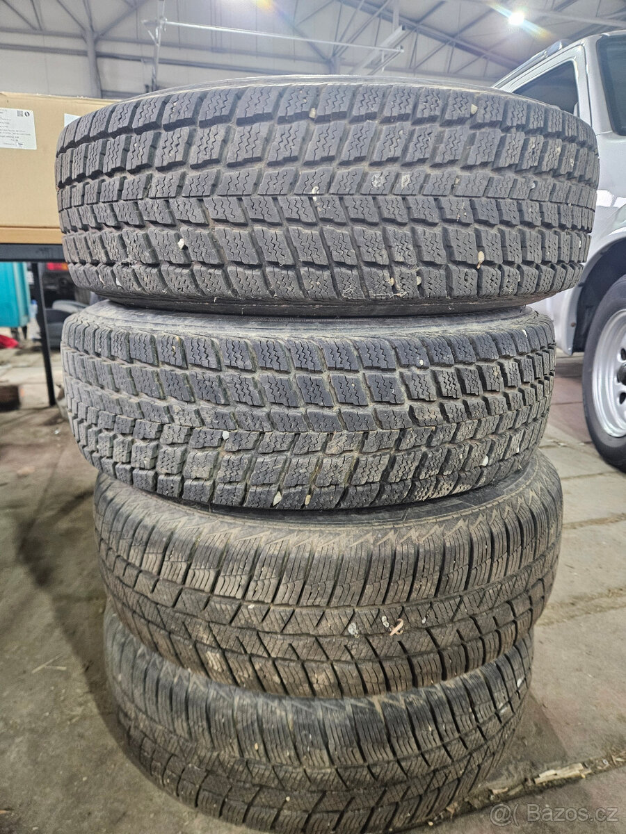 Sada disků 5x139,7mm s pneu 205/70/15 - Jimny