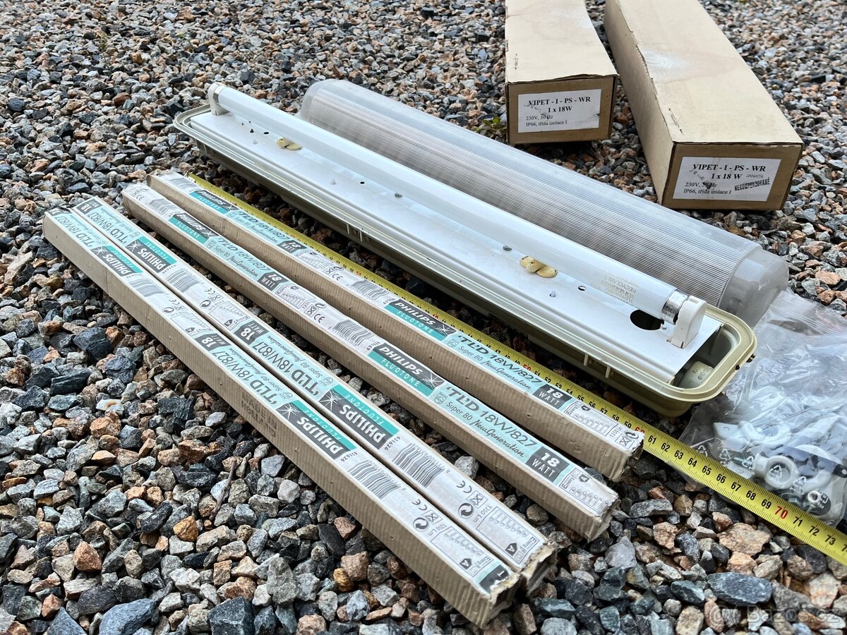 3 x klasická zářivka 60 cm