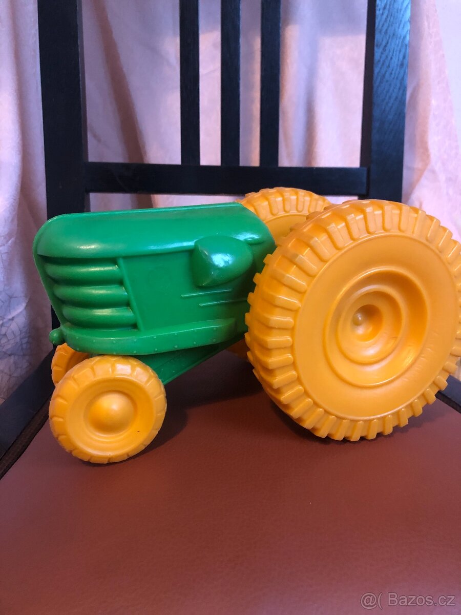 Retro traktor,hračka