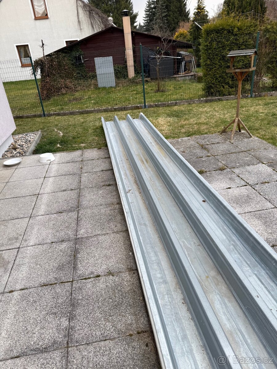 trapézové plechy 4 ks neprovrtano