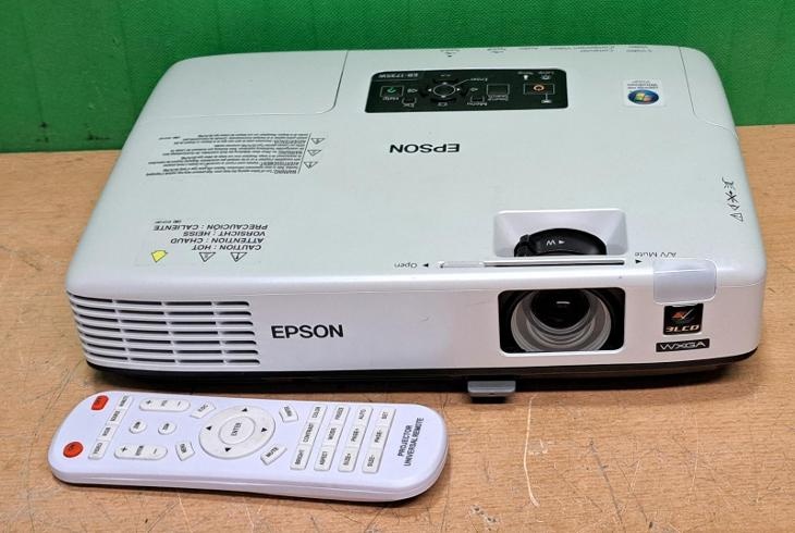 LCD projektor EPSON EB-1735W