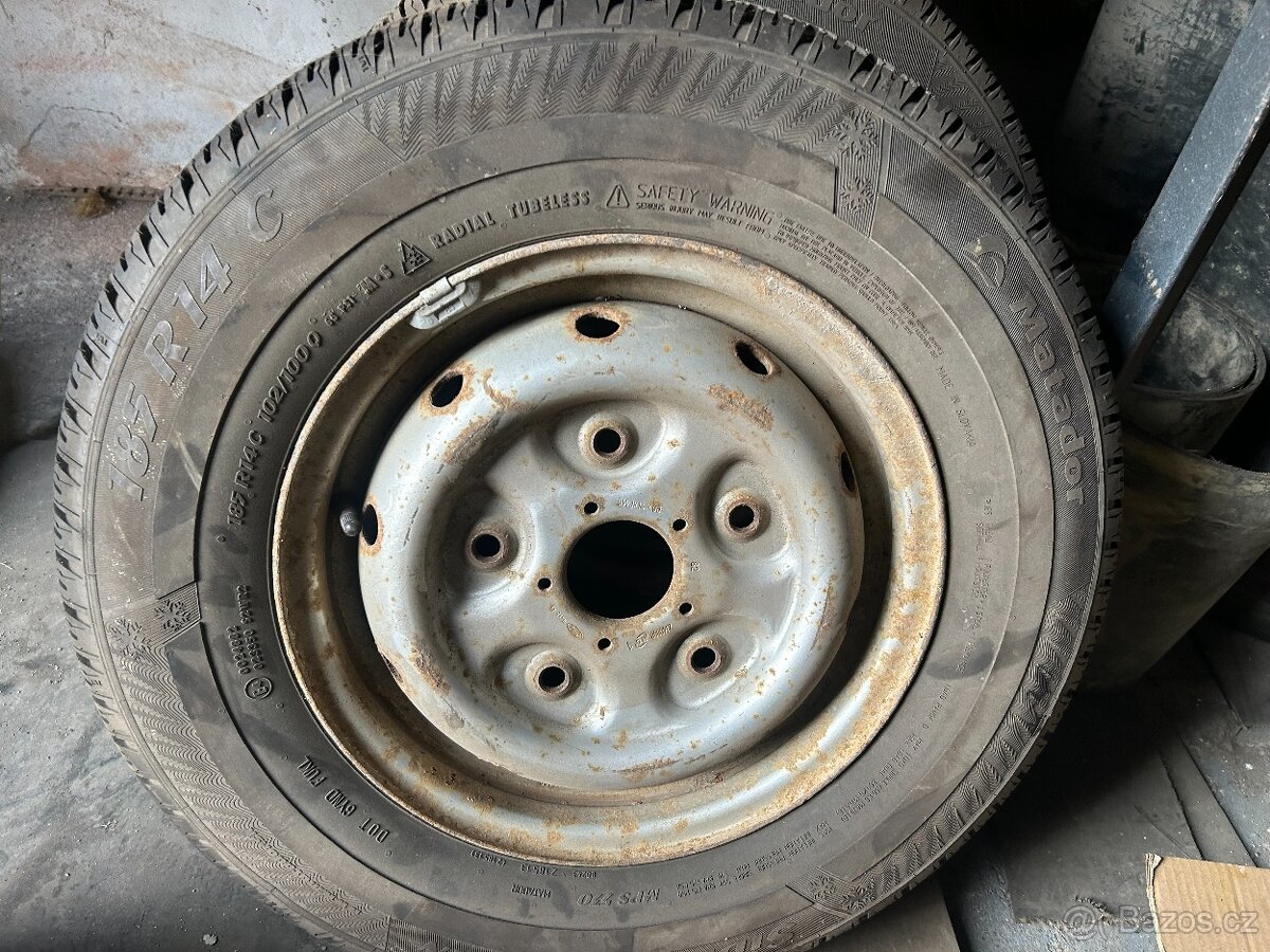 Ford tranzit - plechové disky včetně pneu