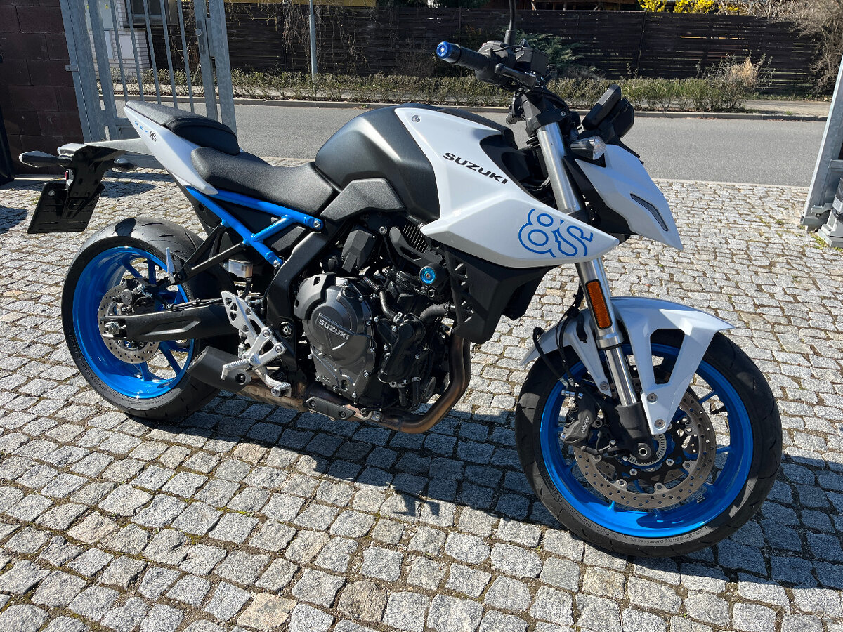 Suzuki GSX-8s