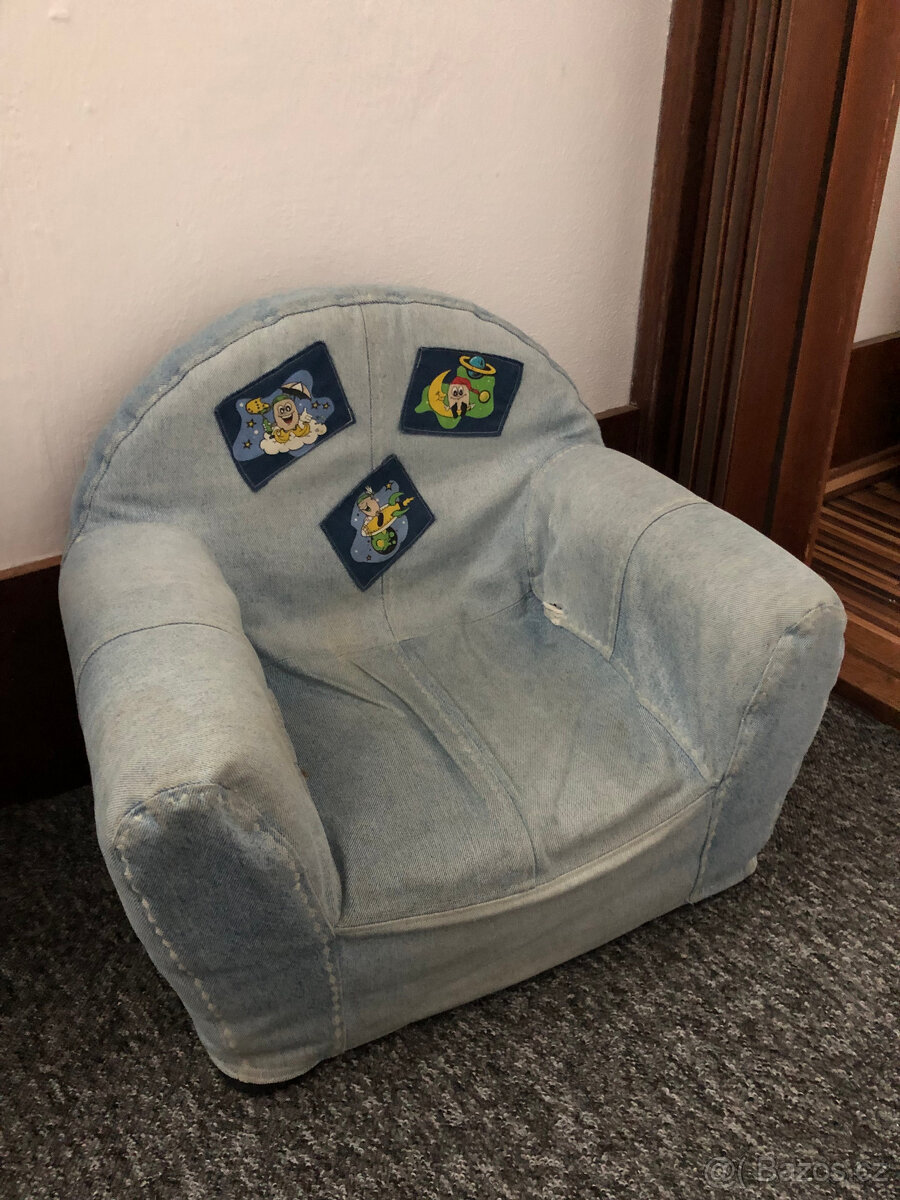 Dětské pěnové křesílko. Dětská sedačka