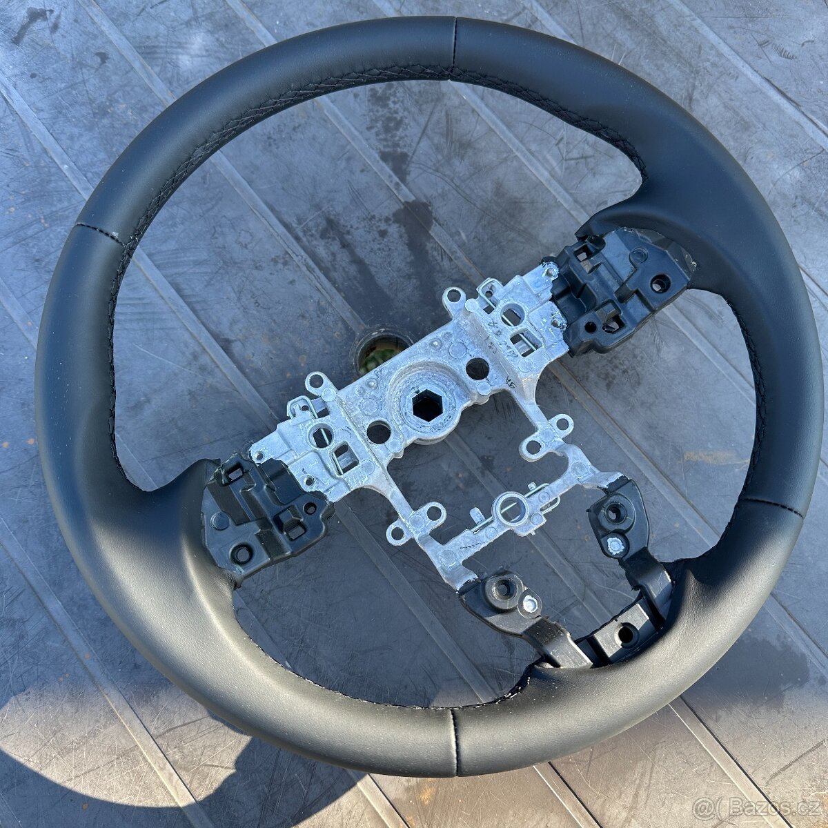 Mazda 6 GJ nový kožený volant