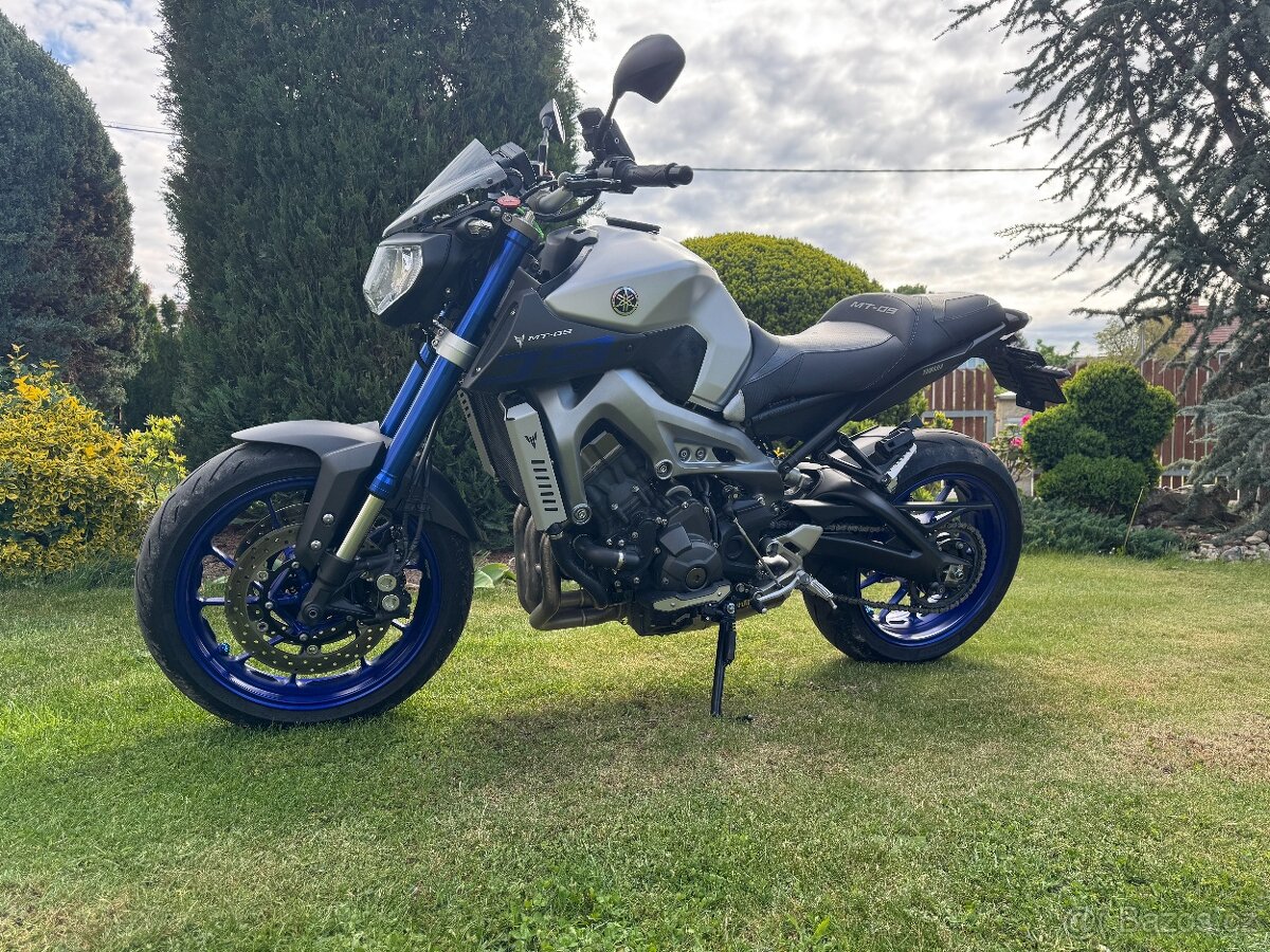 YAMAHA MT 09 2/2016 KOUPENA NOVÁ V ČR PO SERVISE