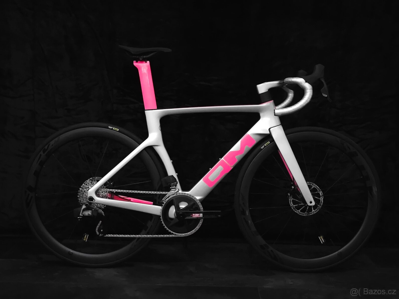 Silniční kolo QM R30 SRAM Rival eTap AXS 2x12