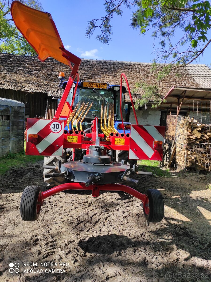 Stroj pracovní nesený