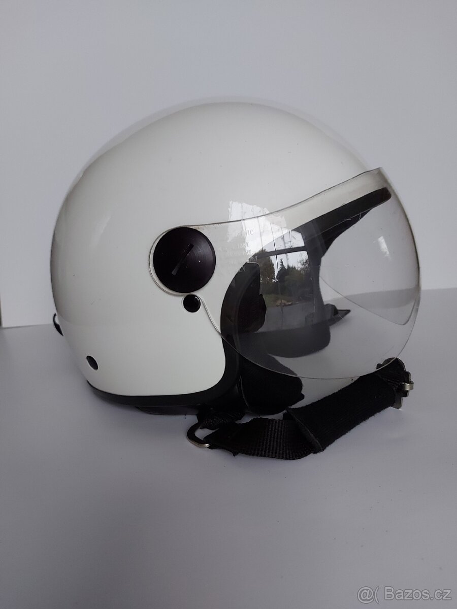 Helma moto otevřená