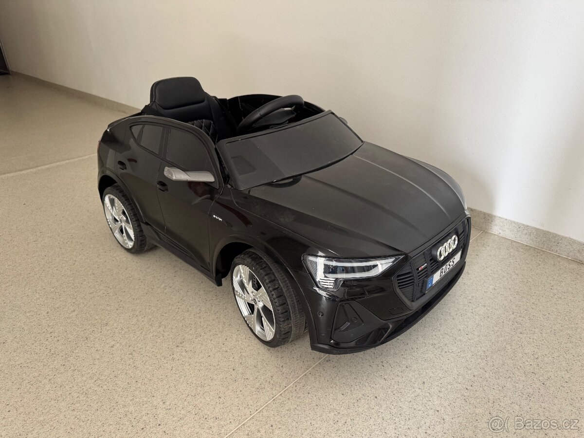 Elektrické autíčko Audi E-Tron Sportback 4x4 černé