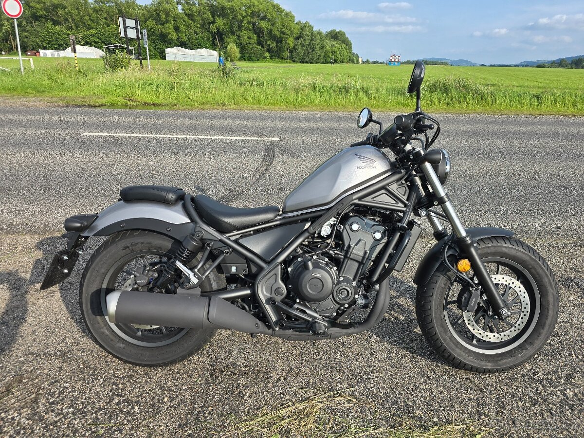 Honda REBEL 500 Seal silver metallic