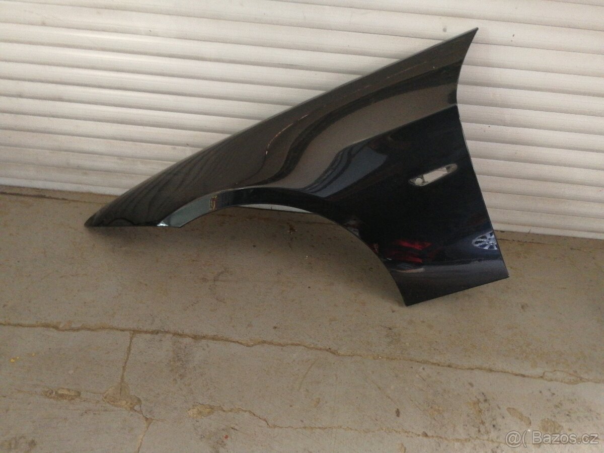 Bmw e90 levy přední blatník