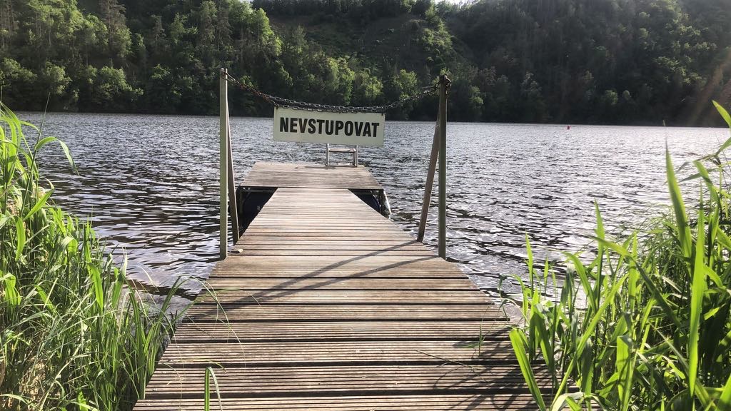 Zahrada u Slapského jezera