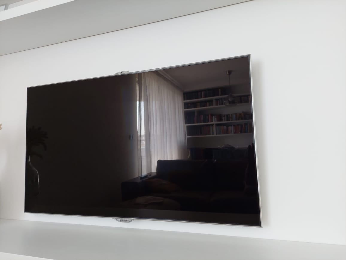 Prodám televizi Samsung UE46ES8000
